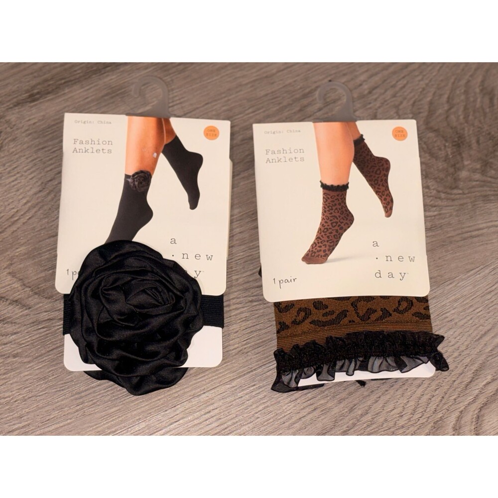 A New Day 2 Pair Fashion Socks Leopard/ Black w/ Rosettes One Size